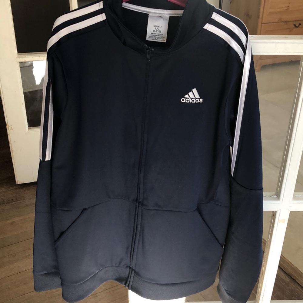 Boys Adidas jacket size 14-16 in good condition